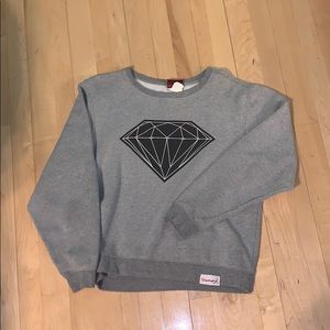 Diamond crew neck